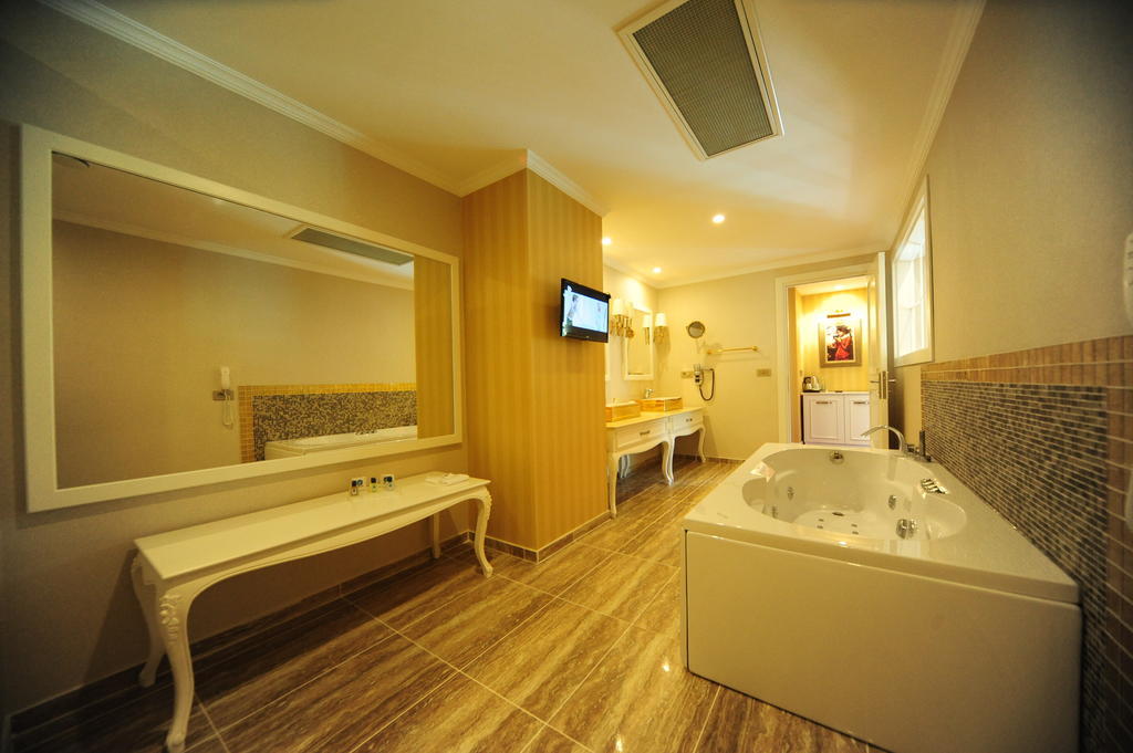 Grand Gocek Hotel Room photo